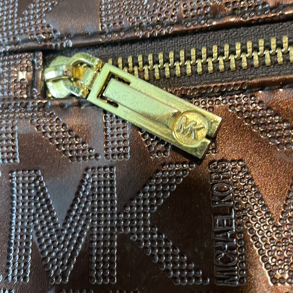 Authentic Michael Kors Clutch 👜 - Picture 7 of 7